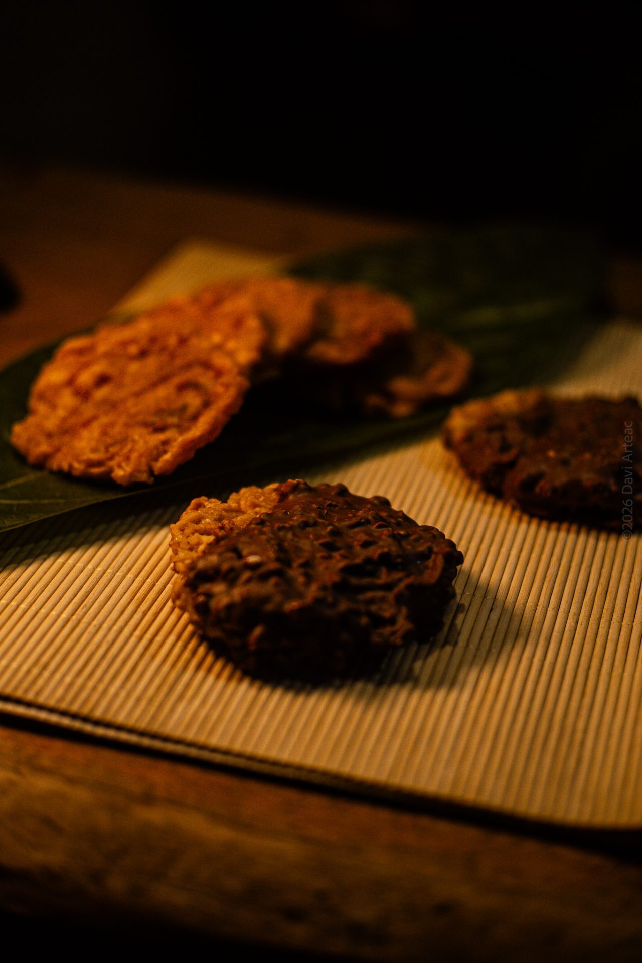 Jaca Cristalizada com Chocolate ao Leite e Crocante de Castanha de Caju